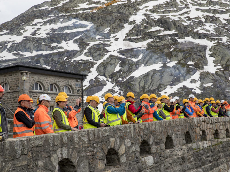 kwo-anschiessen-grimsel-staumauer-spitallamm-eroeffnung-baustelle-2019--sicht-feuerwerk